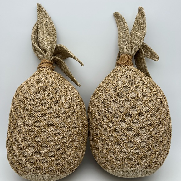 2 Pottery Barn Natural Fiber Pineapple Shaped Throw Pillows Indoor Outdoor - Picture 3 of 6